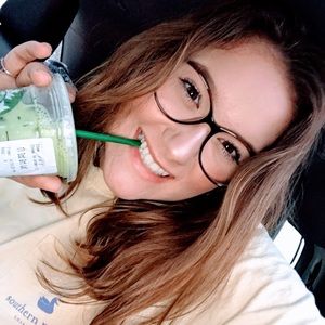 Meet your Posher, Caroline